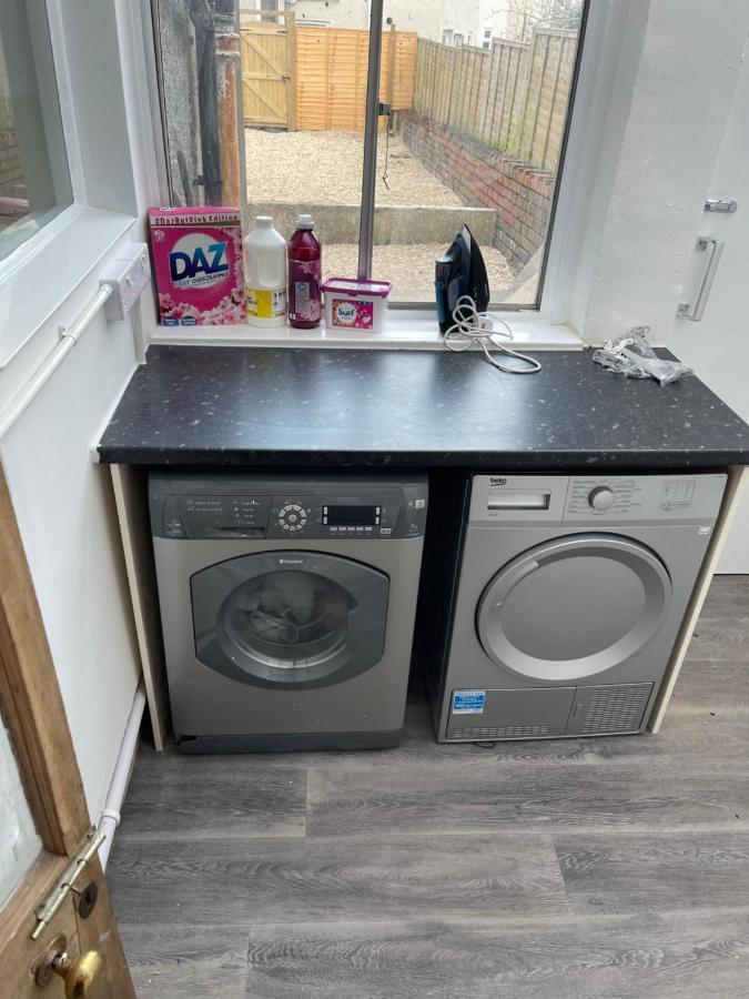 Small Room In Horfield 3 布里斯托 外观 照片